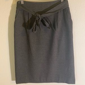 Cute gray pencil skirt with pockets